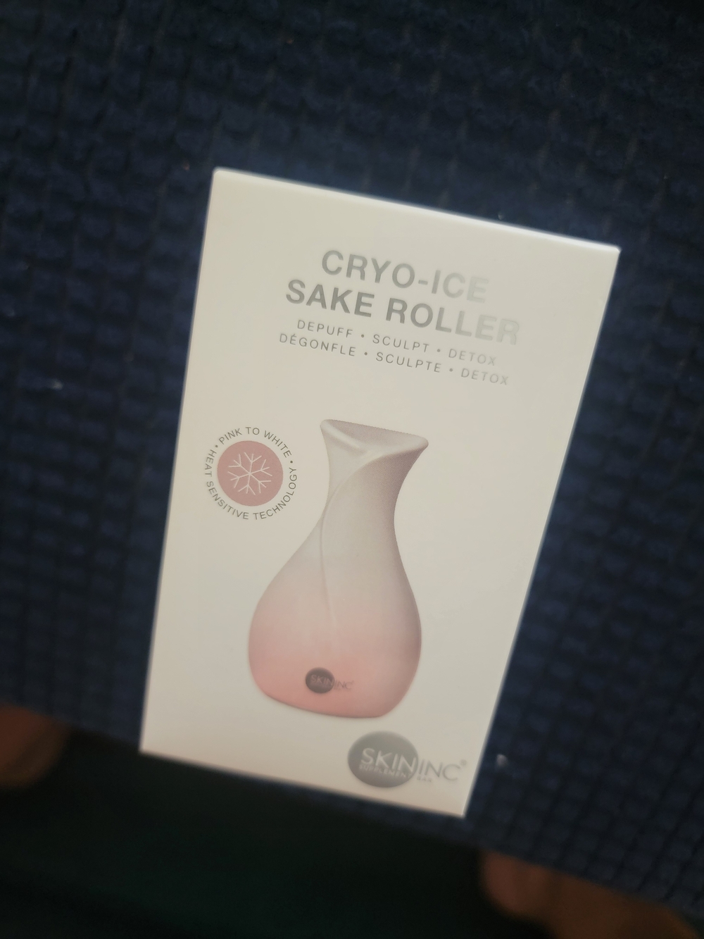 SkinInc Cryo-Ice Sake Roller - Pink/White